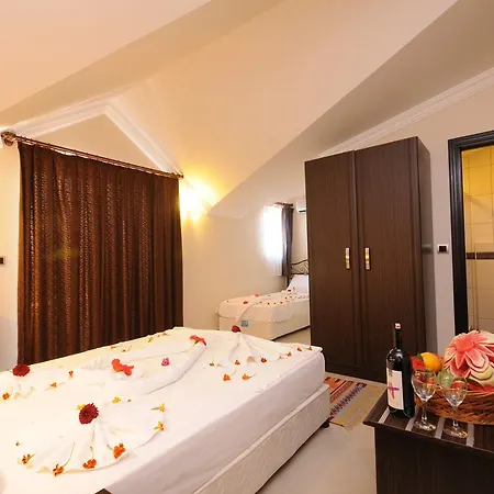 Otel Calbis 3*